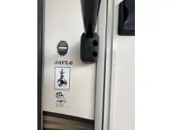 2017 FOREST RIVER CEDAR CREEK HATHAWAY 38FL6
