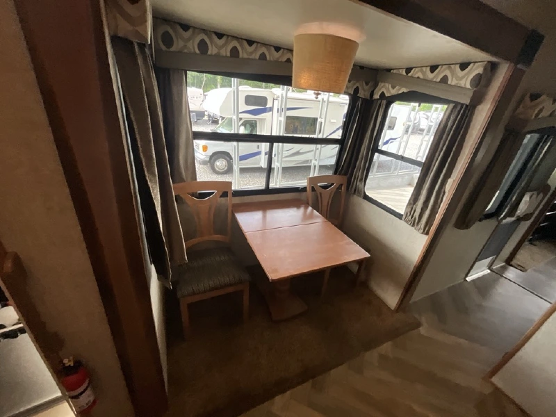 2017 FOREST RIVER CEDAR CREEK HATHAWAY 38FL6