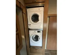 2017 FOREST RIVER CEDAR CREEK HATHAWAY 38FL6