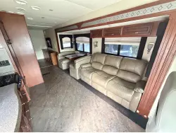 2013 NEWMAR CANYON STAR 3920
