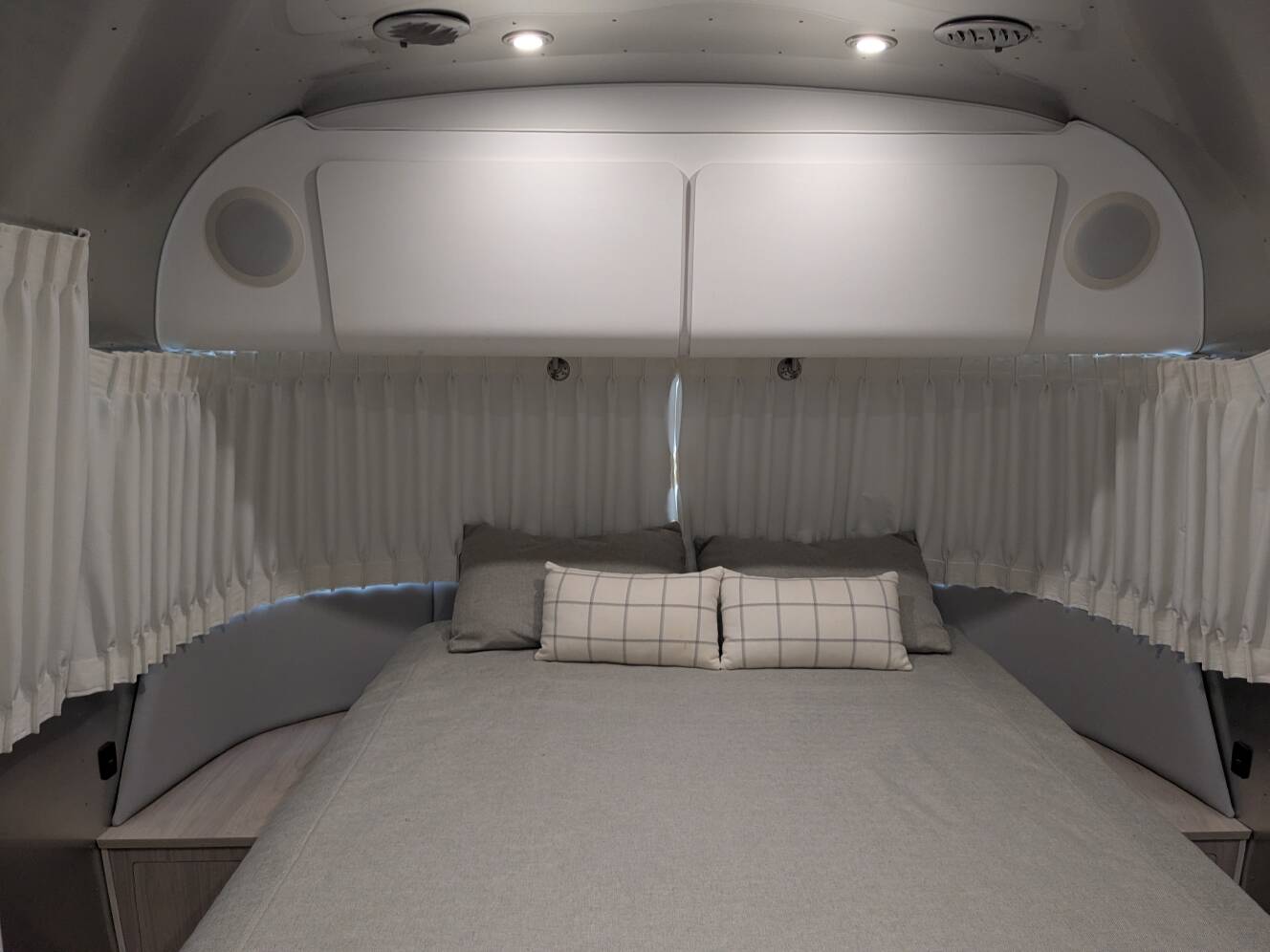 A photo of this 2020 Airstream GLOBETROTTER 27FBQ