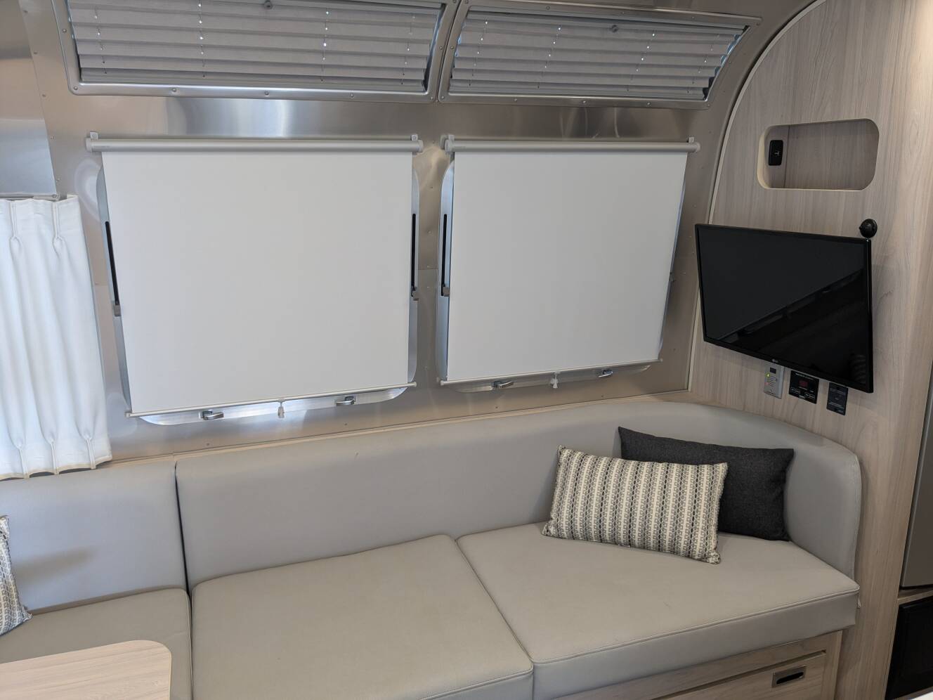 A photo of this 2020 Airstream GLOBETROTTER 27FBQ