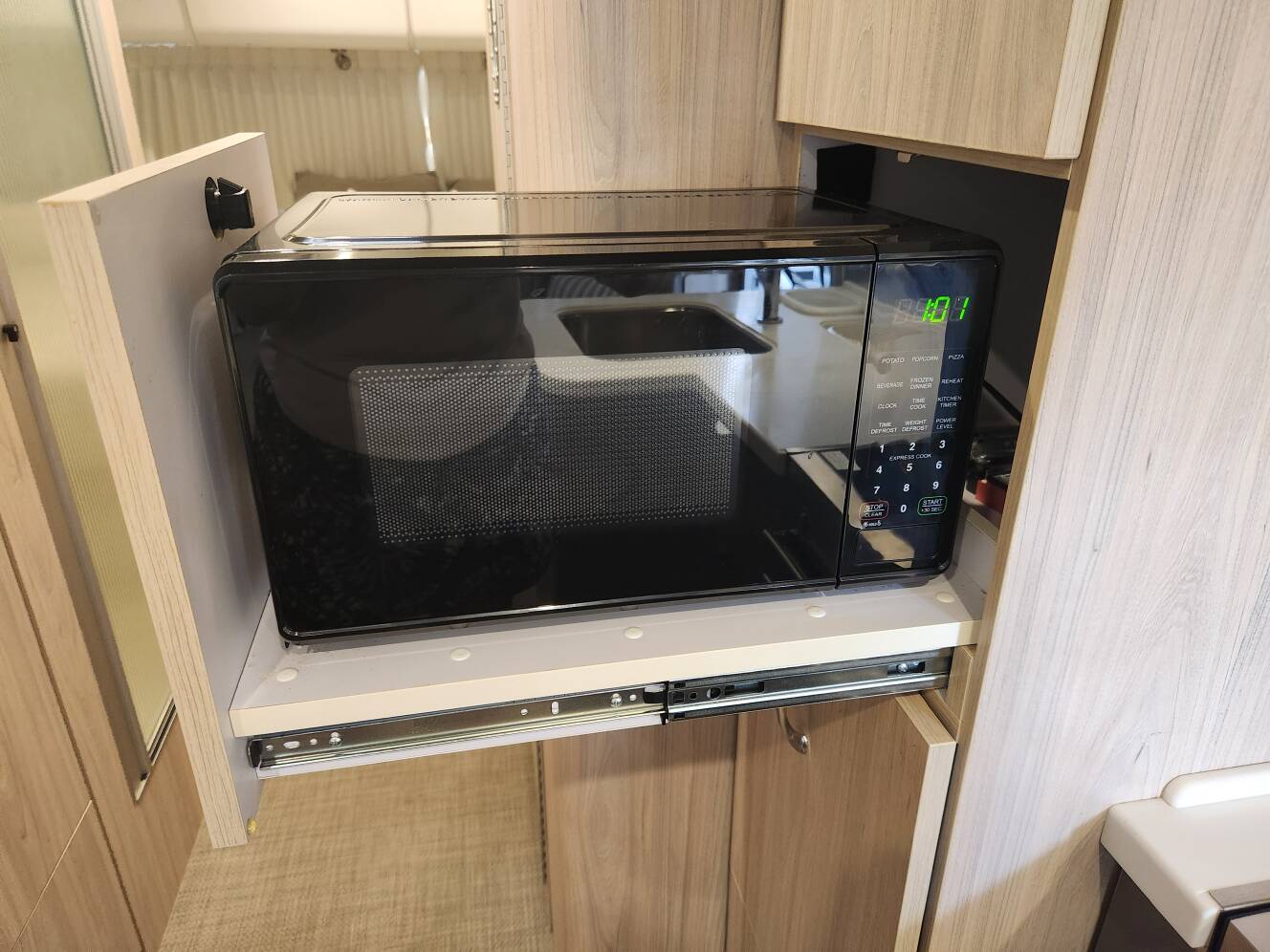 A photo of this 2020 Airstream GLOBETROTTER 27FBQ
