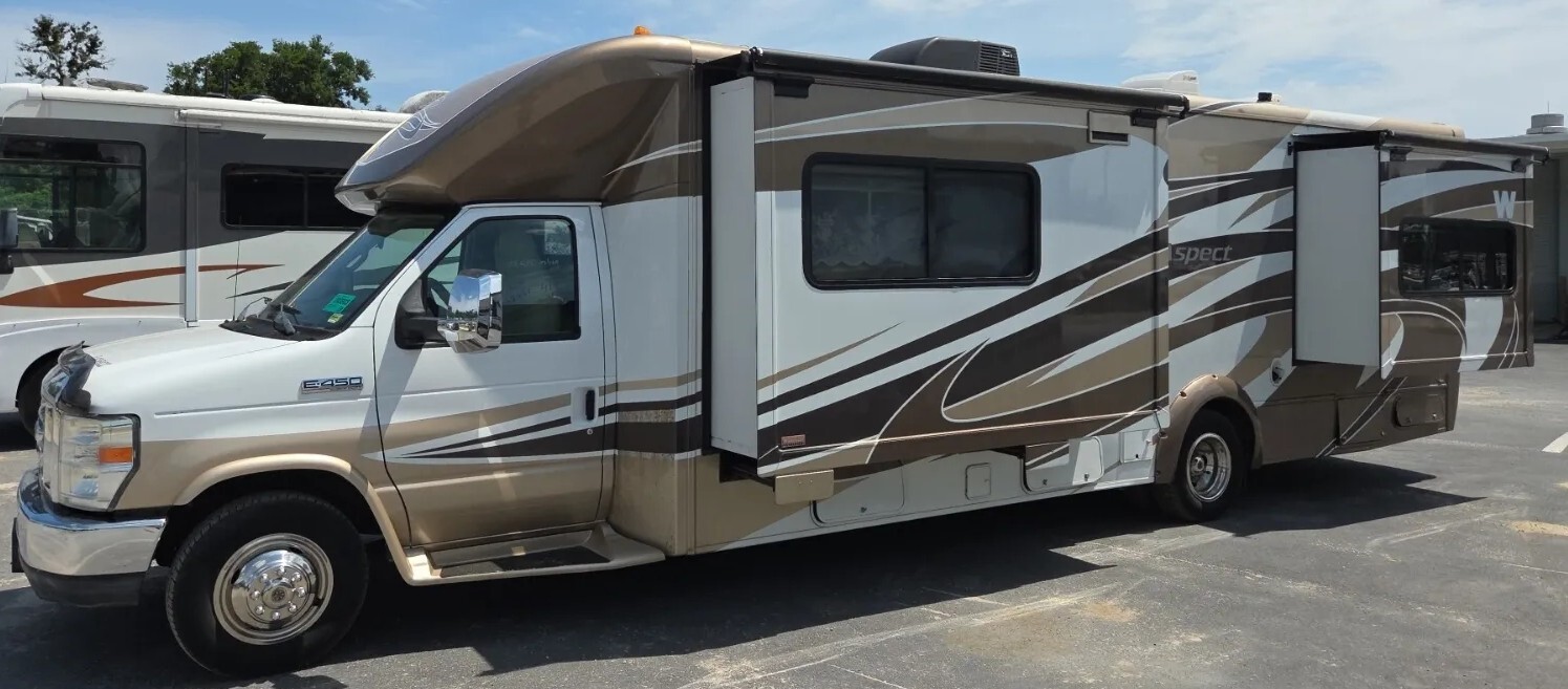 2011 Winnebago ASPECT 30C in coburg OR