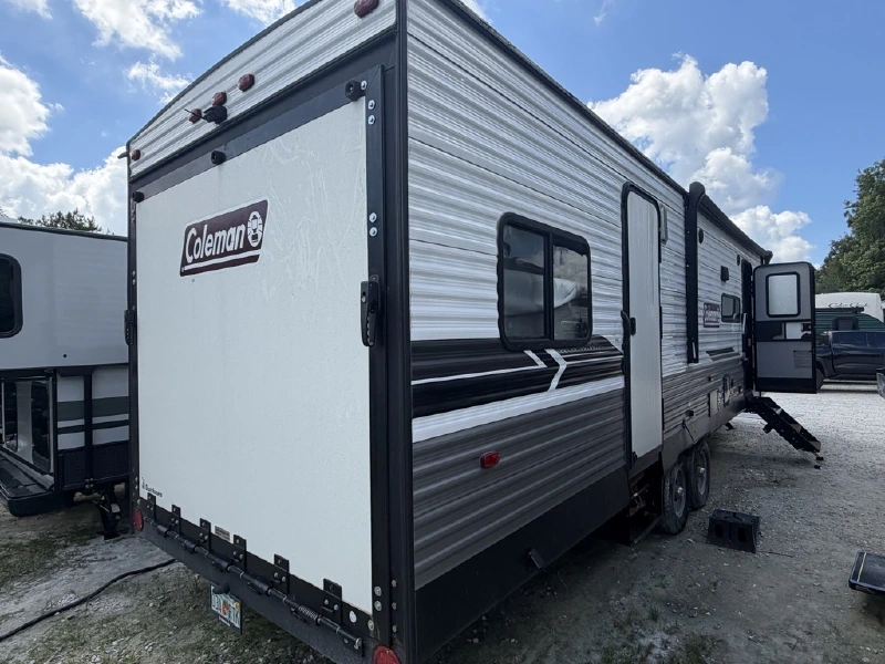 2022 COLEMAN LANTERN 300TQ