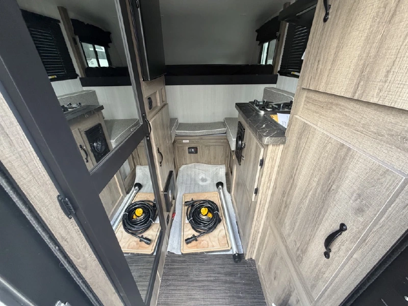 2026 TRAVEL LITE UP COUNTRY XS 575U
