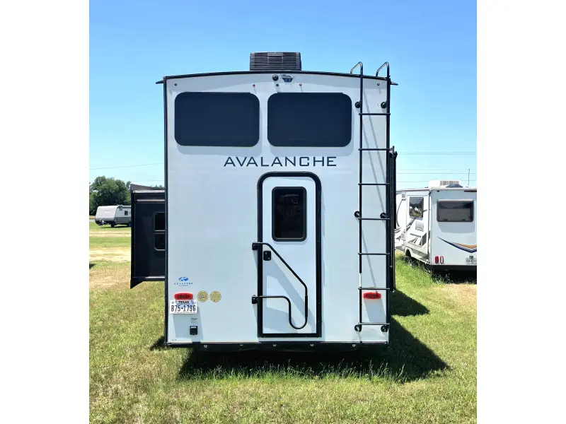 2022 Keystone Avalanche 390DS