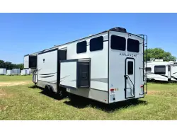 2022 Keystone Avalanche 390DS