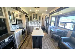 2022 Keystone Avalanche 390DS
