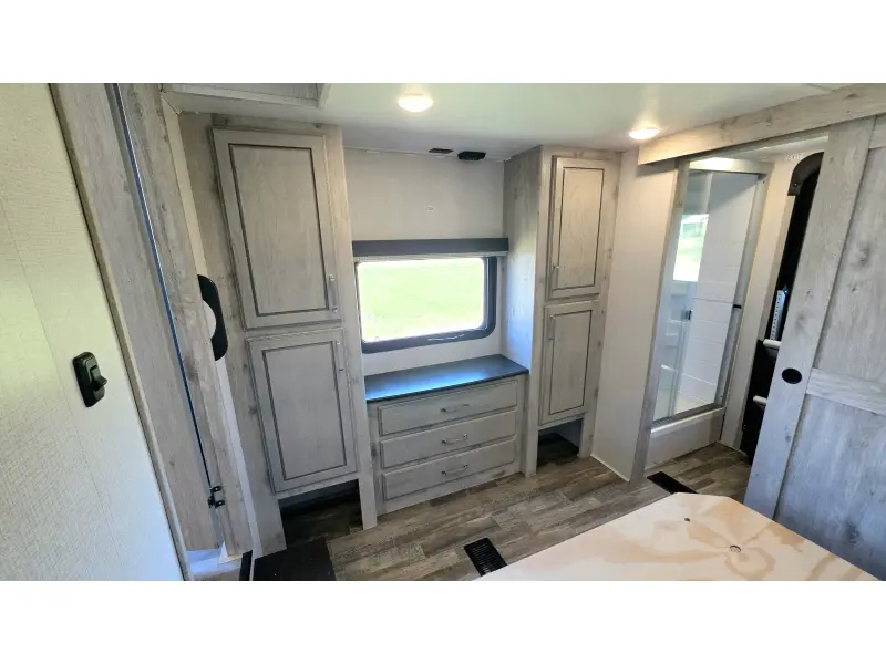 2022 Keystone Avalanche 390DS
