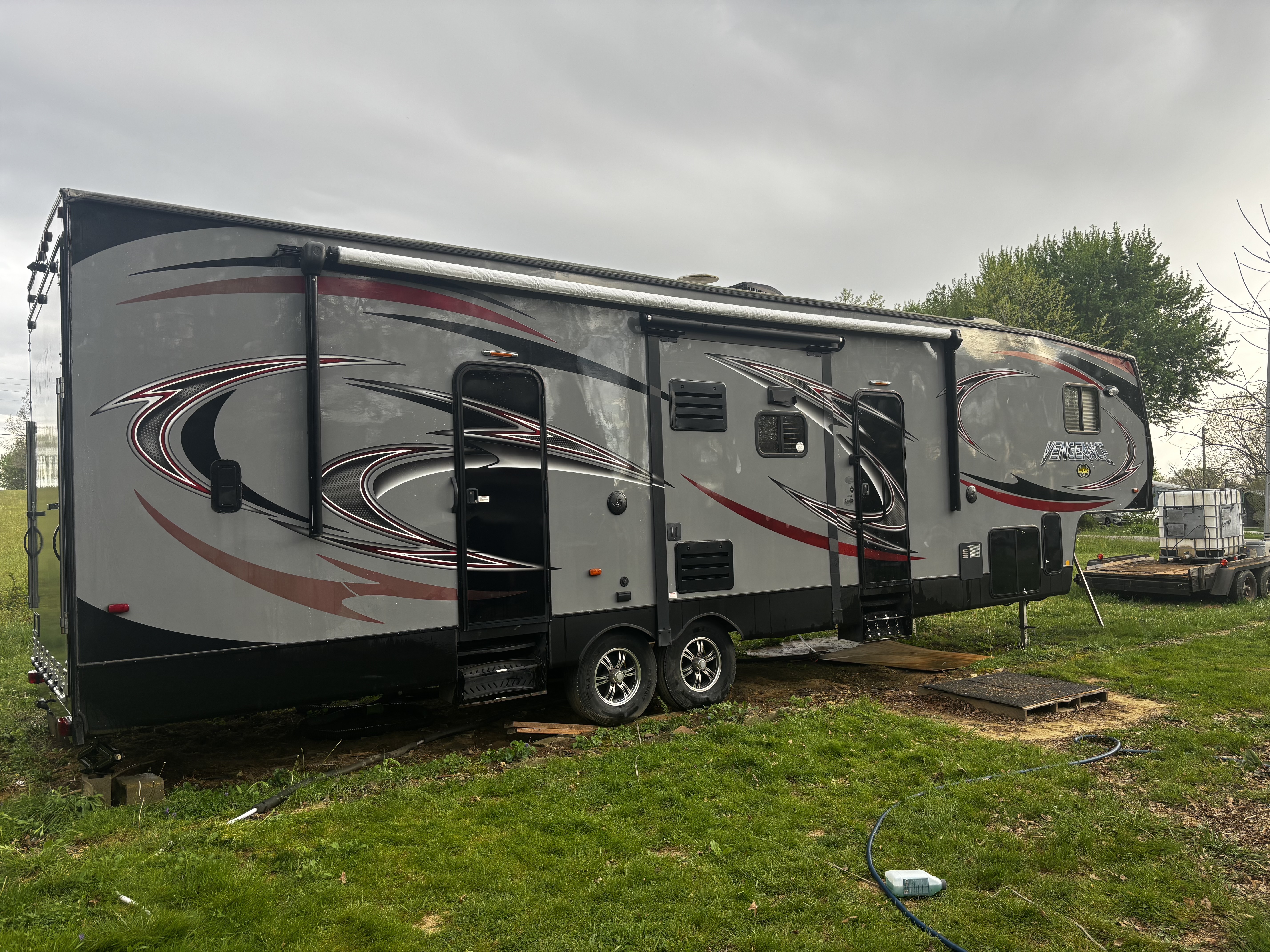 2015 Forest River VENGEANCE SUPER SPORT 320A RV