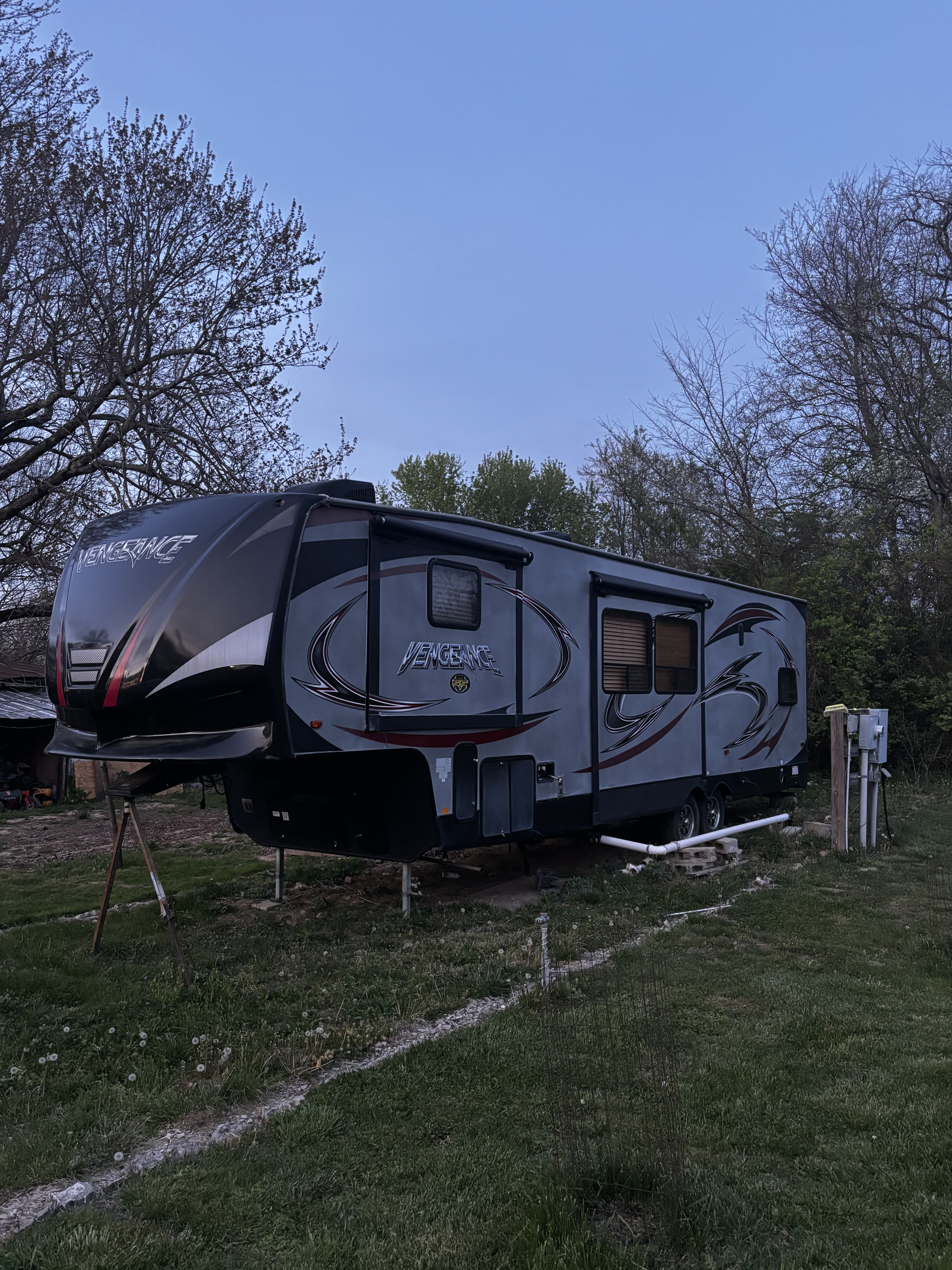 2015 Forest River VENGEANCE SUPER SPORT 320A in crossville TN
