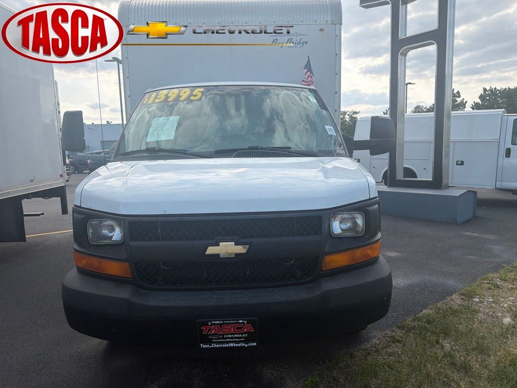 2015 Chevrolet Express 4500 in Wheeling, IL