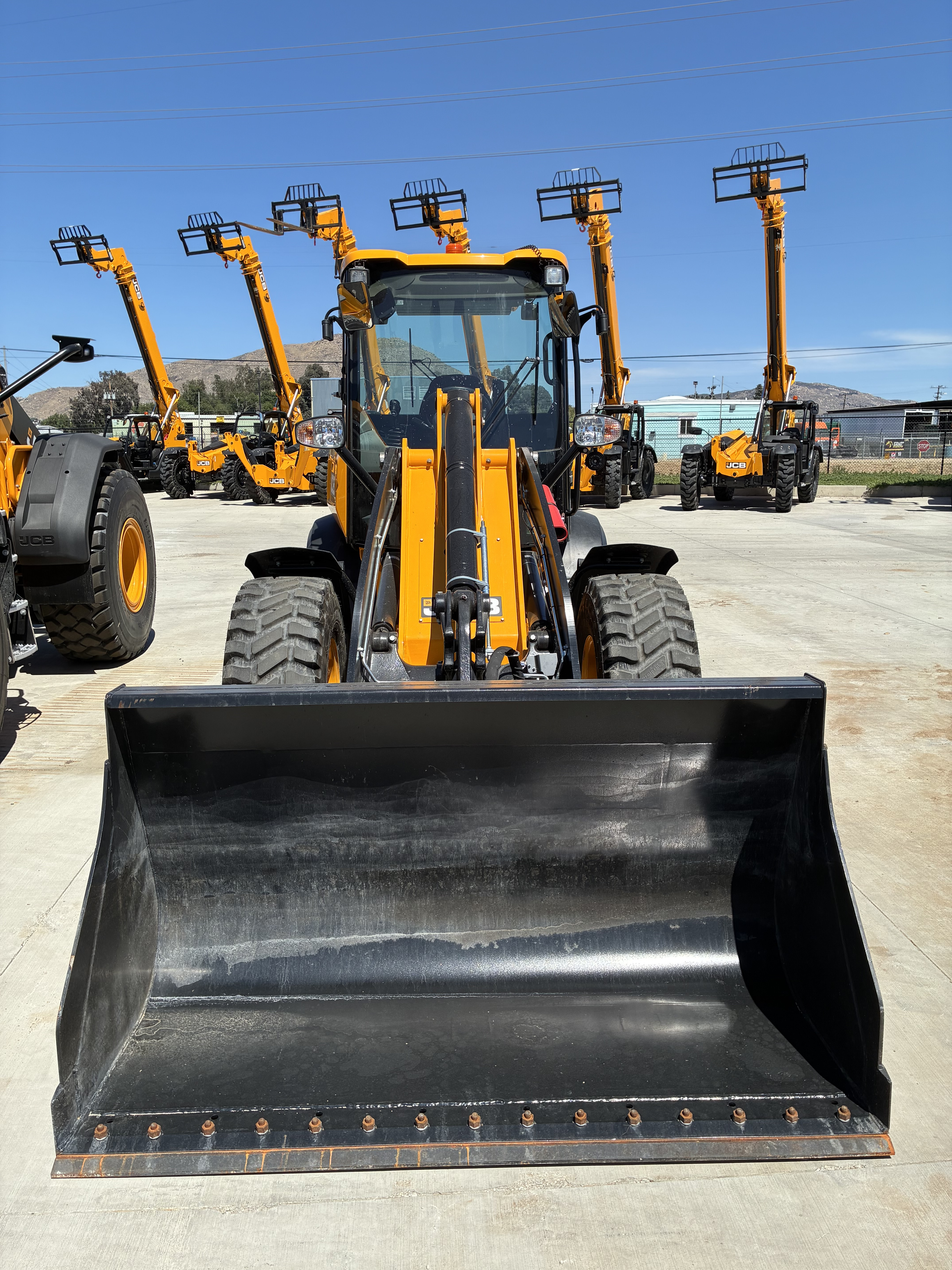 2026 JCB 409 in Fontana, CA