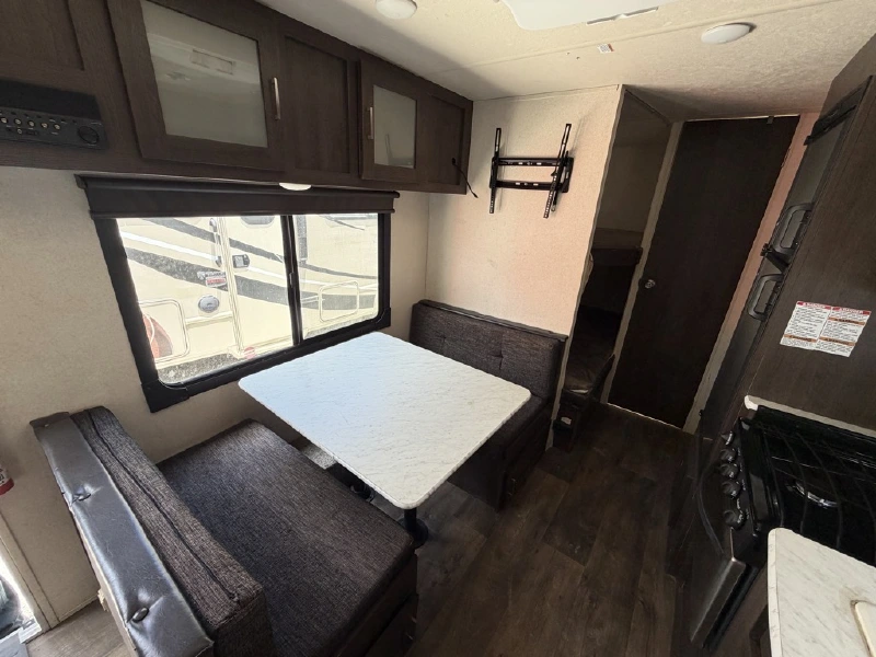 2018 FOREST RIVER CRUISE LITE 261BHXL
