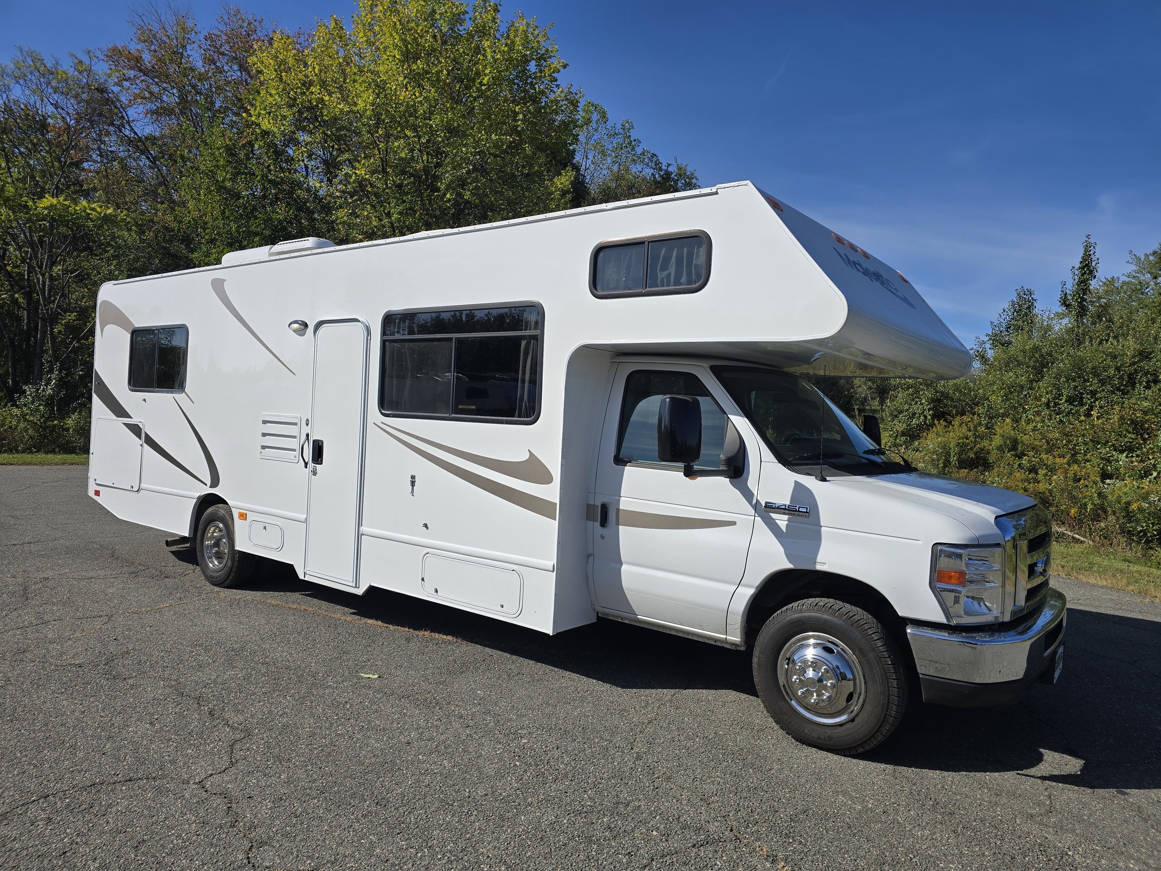2021 Winnebago 30 footer 328QR in warrenton VA