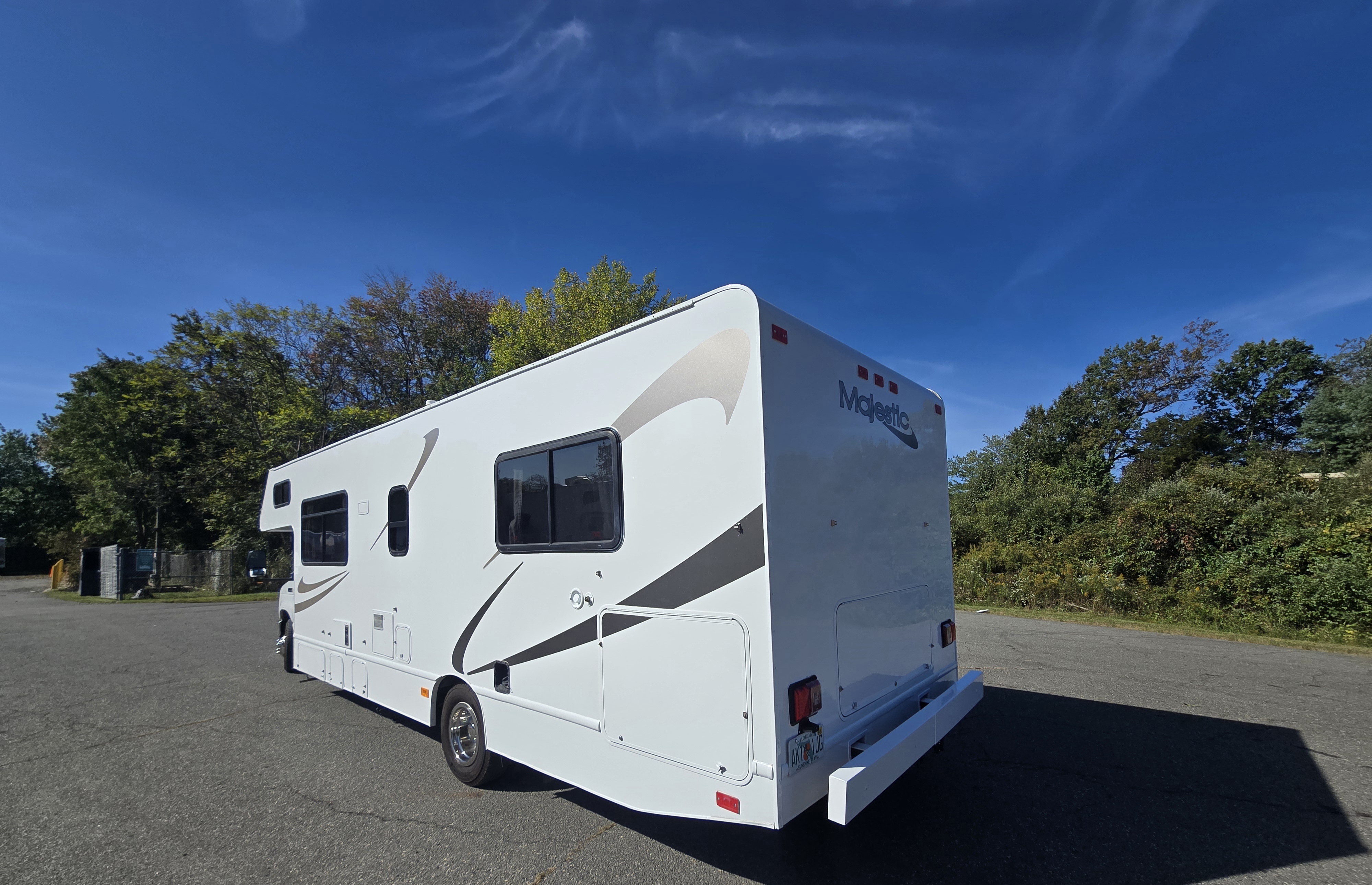 2021 Winnebago 30 footer 328QR in warrenton VA