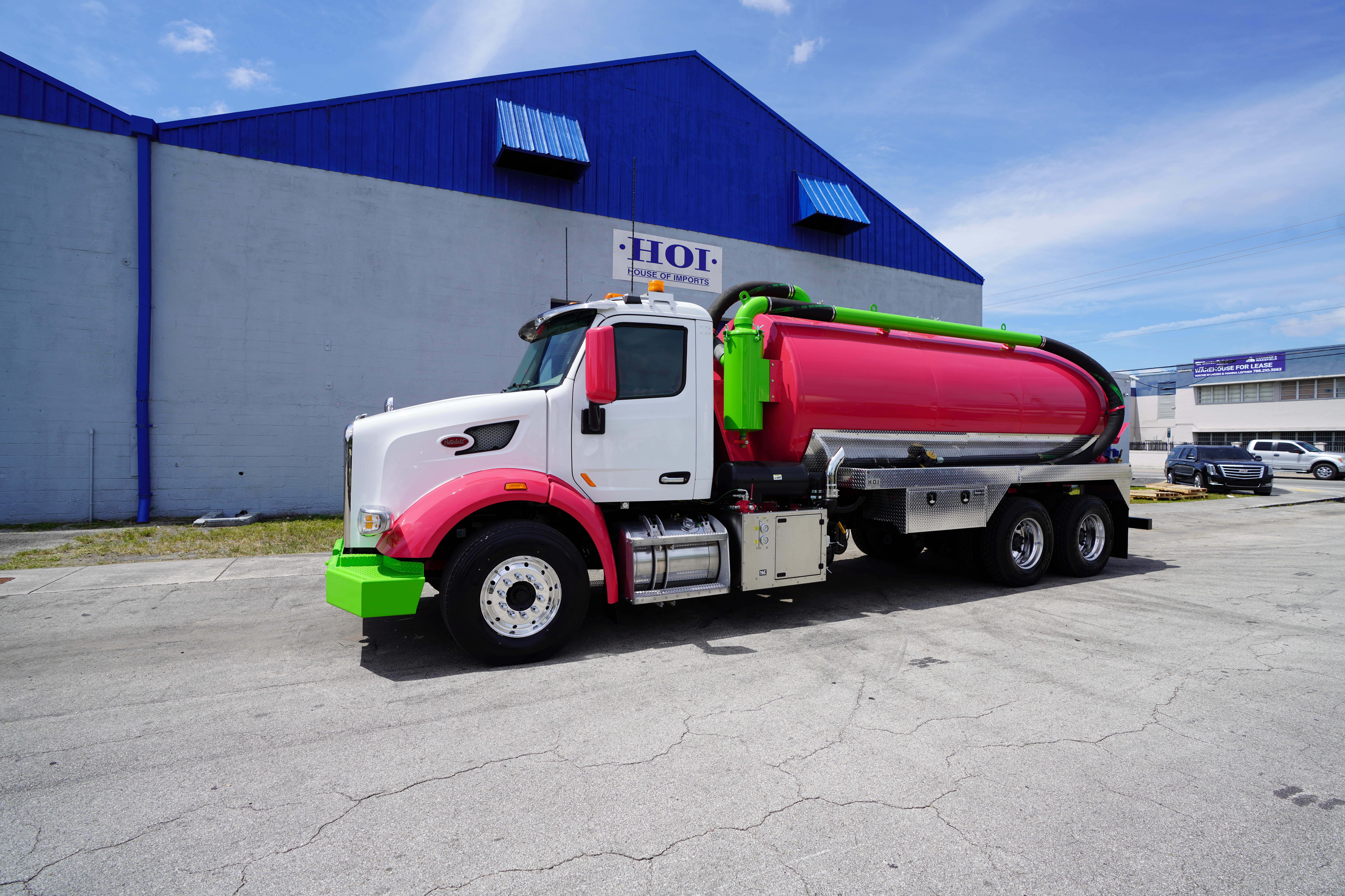 2018 PETERBILT 567 in Miami, FL