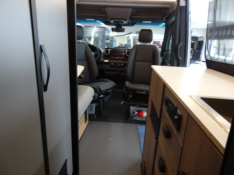 2027 WINNEBAGO REVEL 44EC