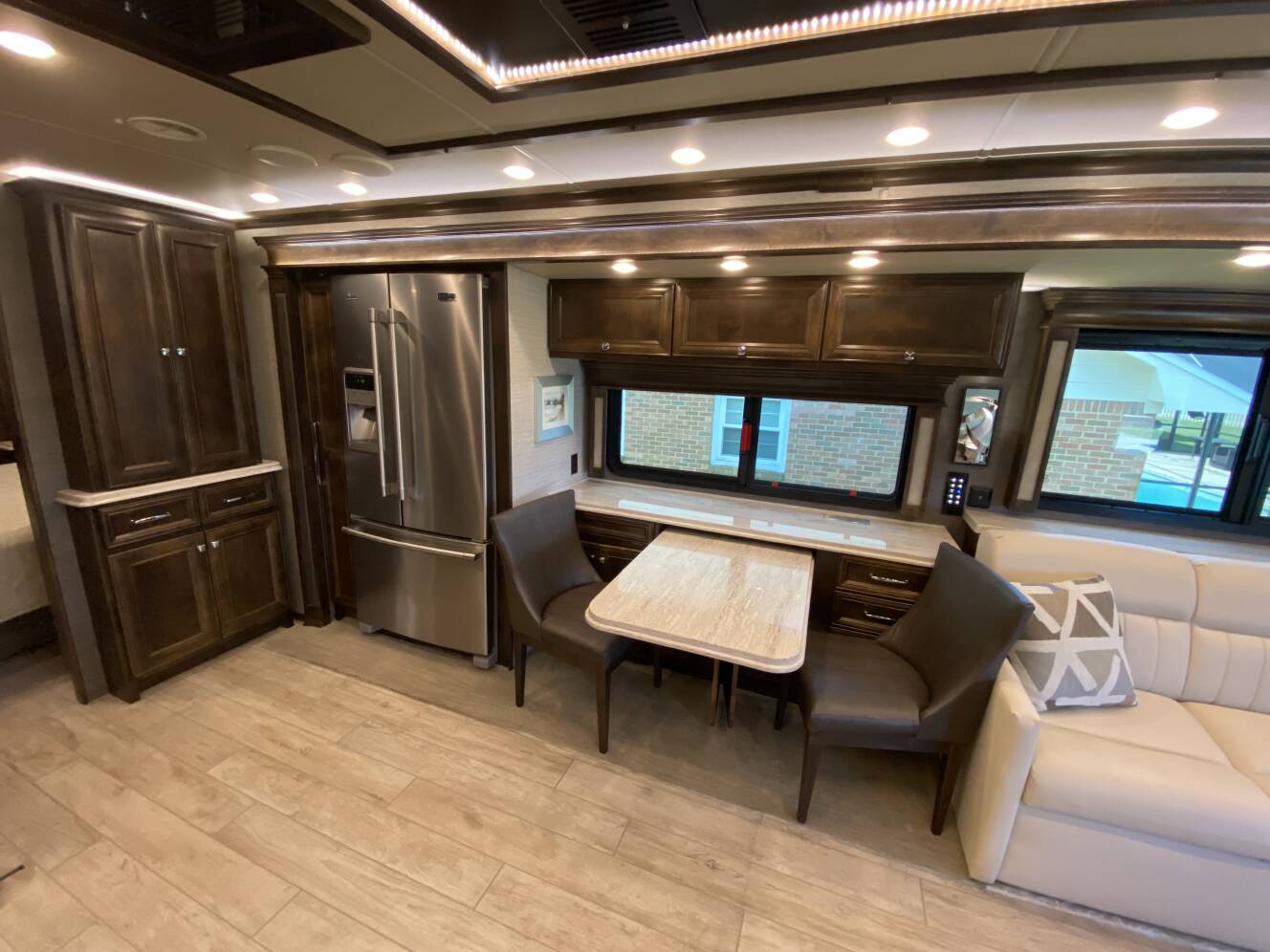 A photo of this 2020 Tiffin Motorhomes PHAETON 40 QBH