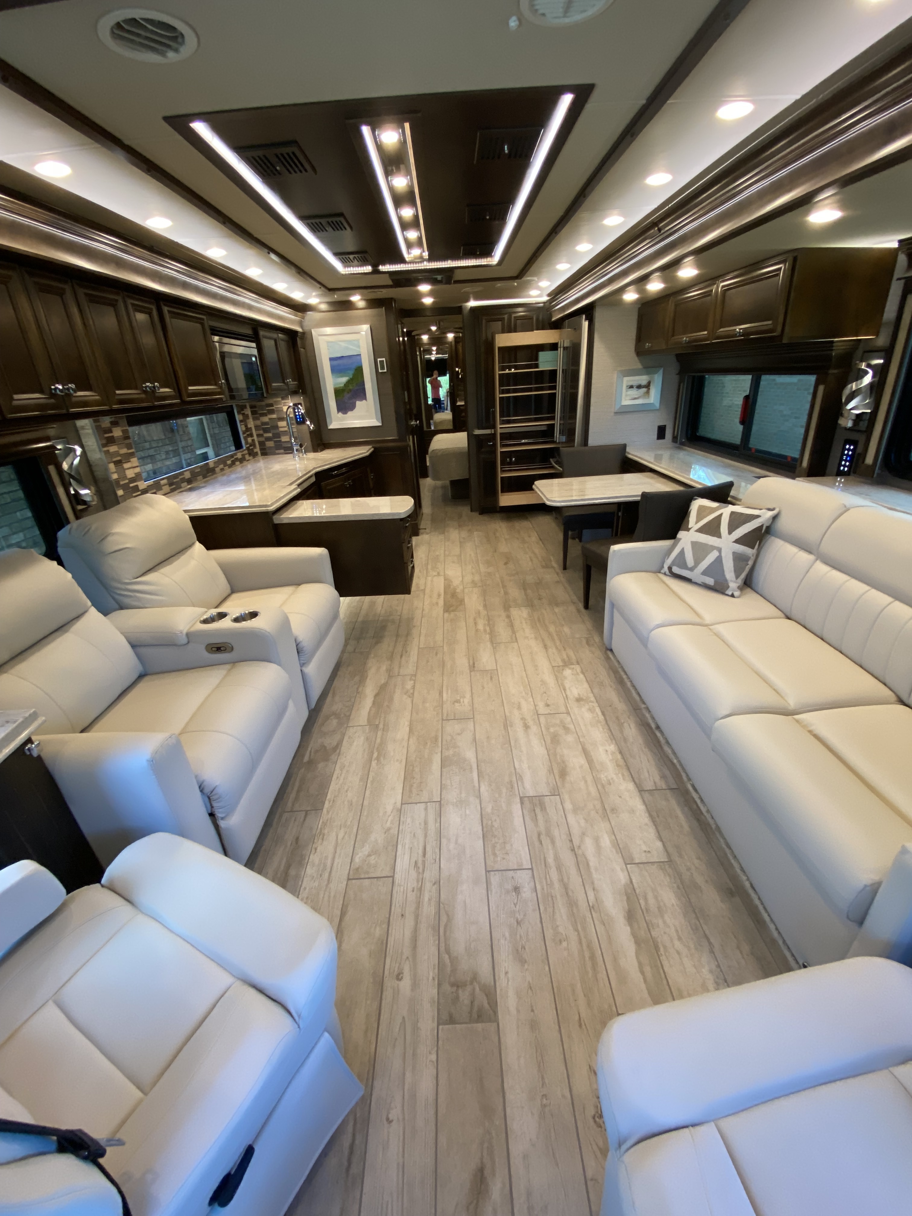 2020 Tiffin Motorhomes PHAETON 40 QBH RV
