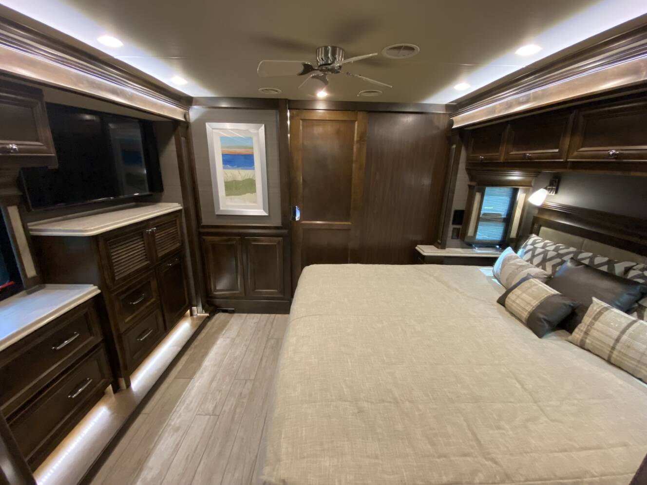 A photo of this 2020 Tiffin Motorhomes PHAETON 40 QBH