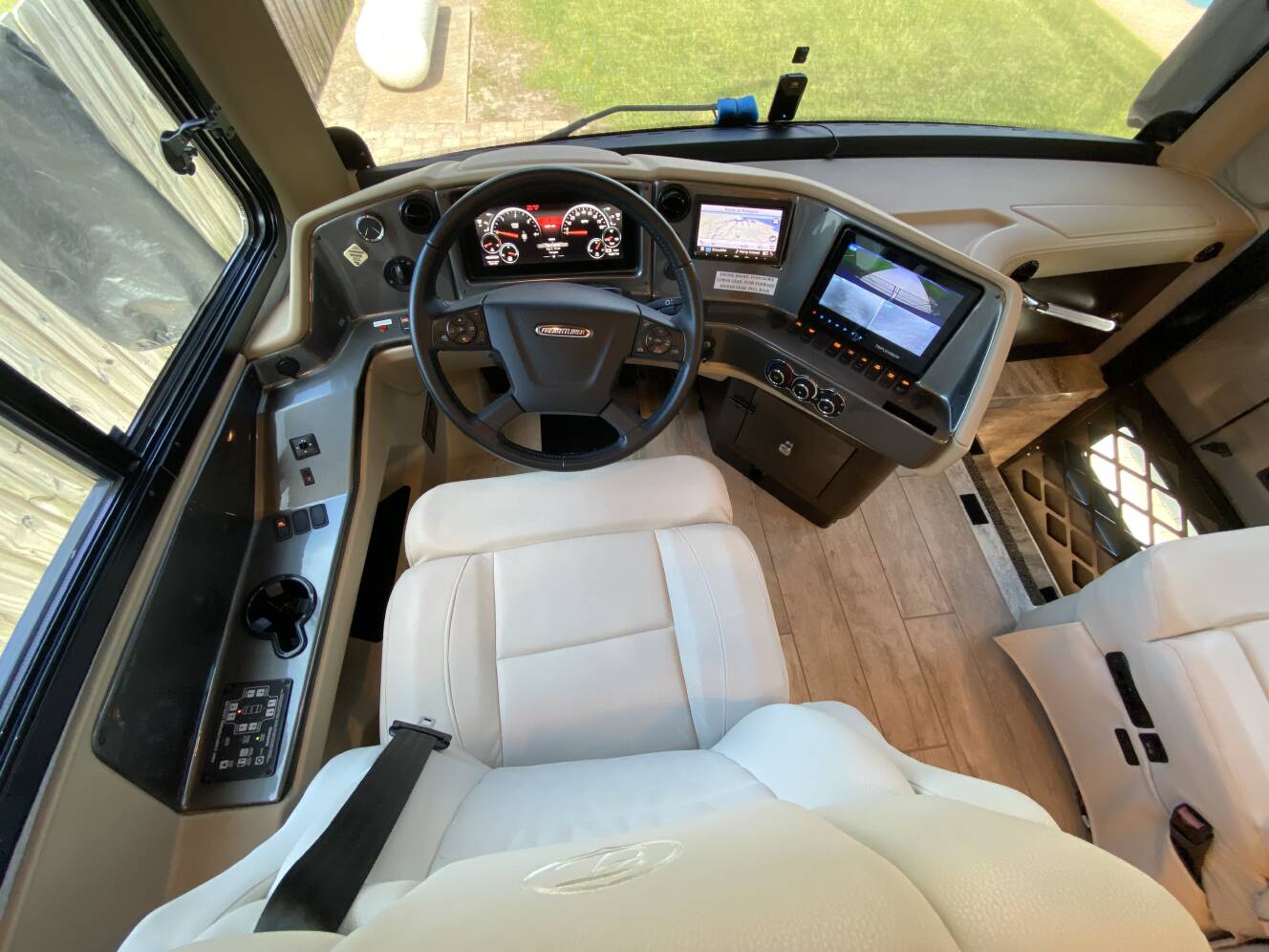 A photo of this 2020 Tiffin Motorhomes PHAETON 40 QBH