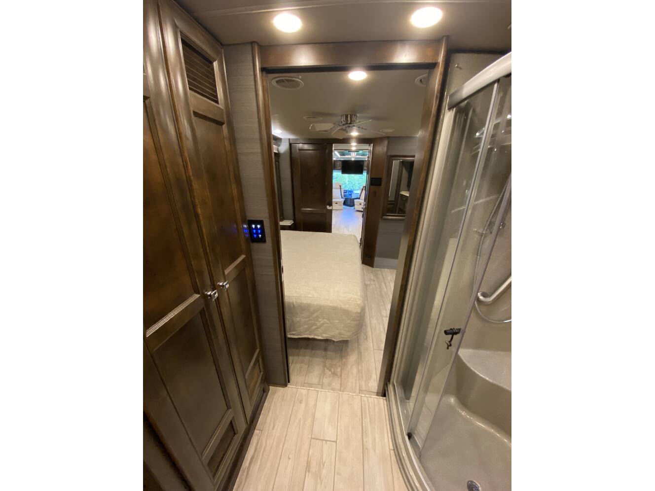 A photo of this 2020 Tiffin Motorhomes PHAETON 40 QBH
