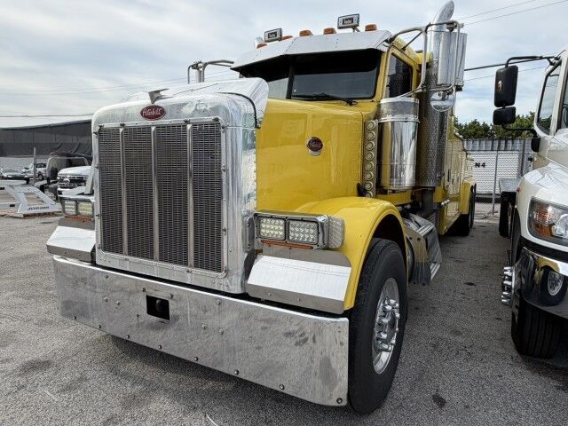 2007 PETERBILT 378 in Miami, FL