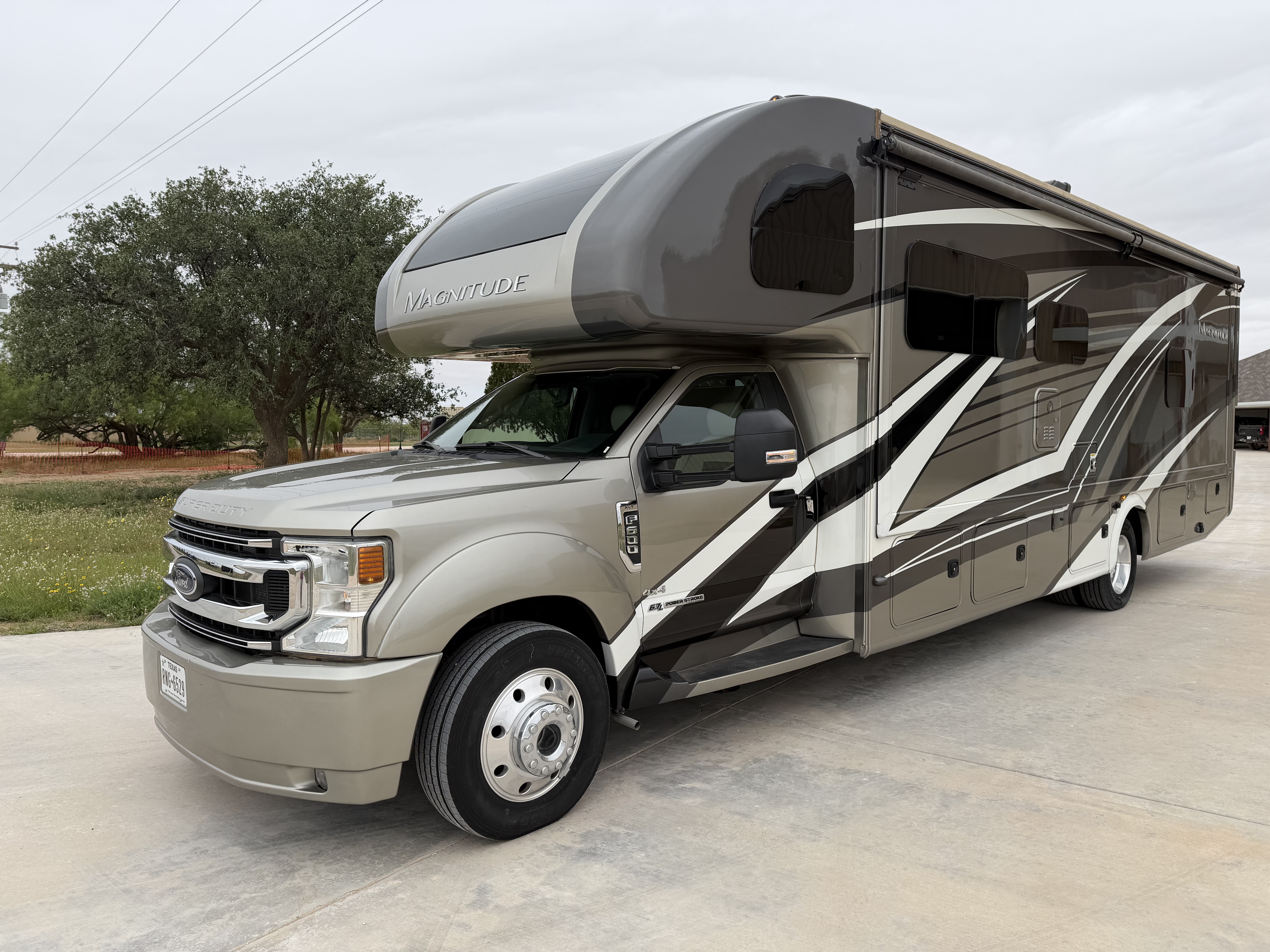 2022 Thor Motor Coach MAGNITUDE SUPER C SV34 in midland TN