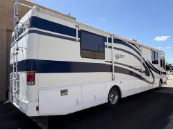 2001 FLEETWOOD DISCOVERY 37U