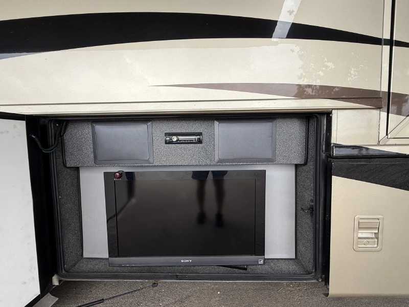 2011 NEWMAR ESSEX 4522