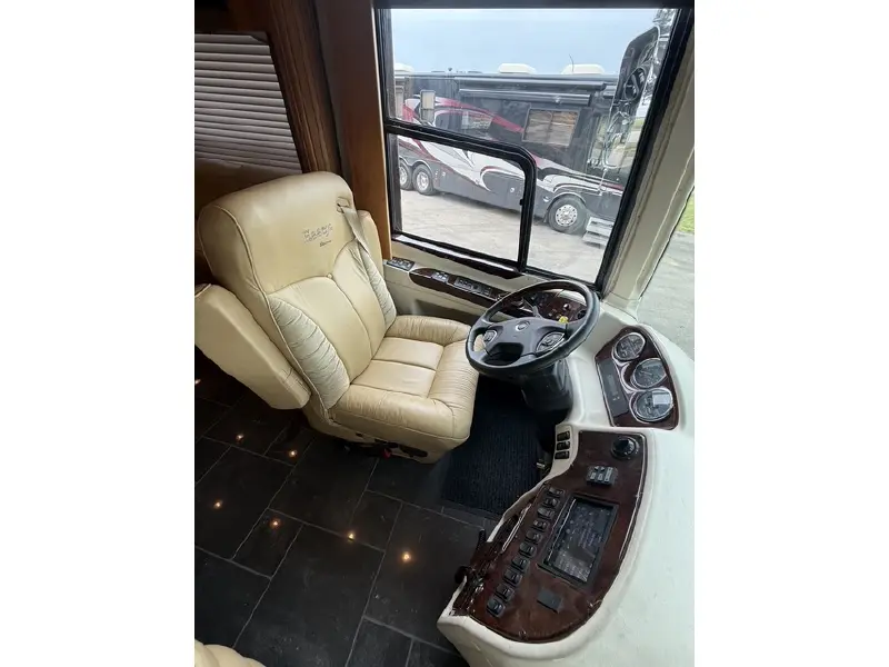 2011 NEWMAR ESSEX 4522