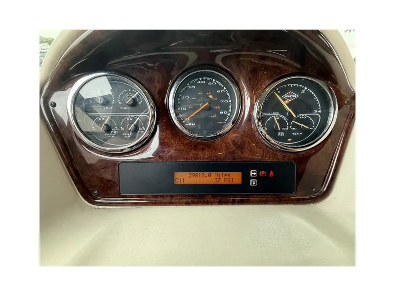 2011 NEWMAR ESSEX 4522