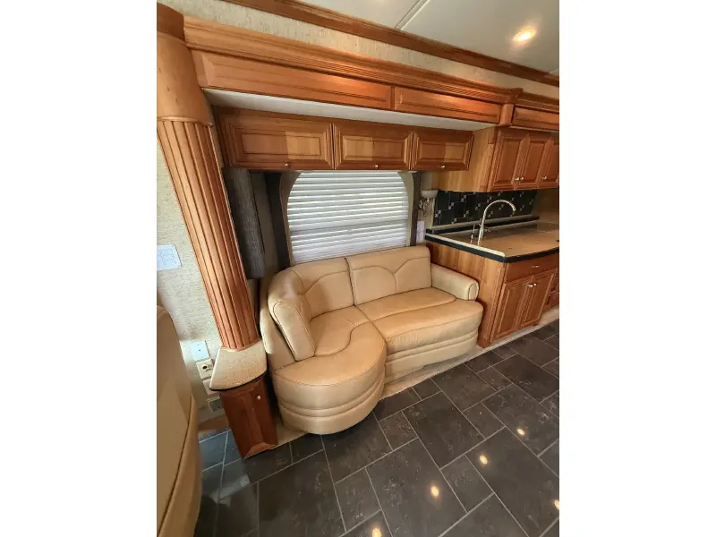 2011 NEWMAR ESSEX 4522