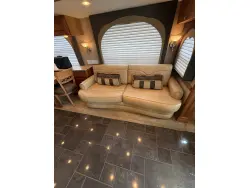 2011 NEWMAR ESSEX 4522