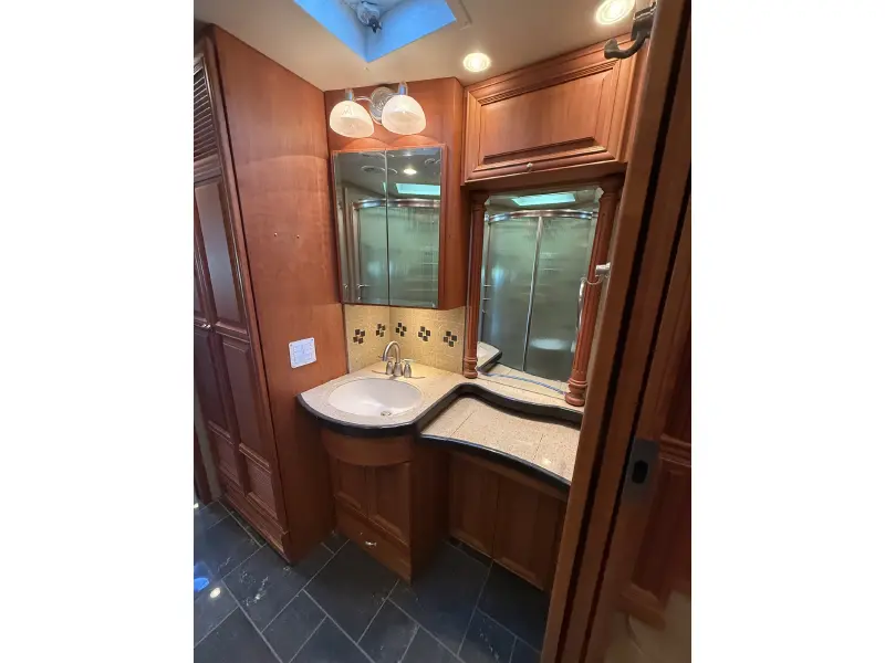 2011 NEWMAR ESSEX 4522