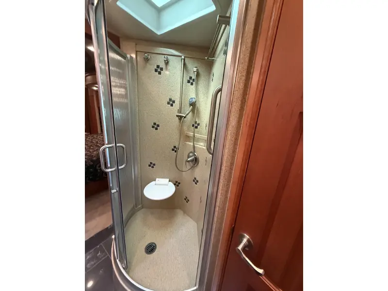 2011 NEWMAR ESSEX 4522