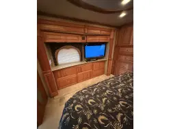2011 NEWMAR ESSEX 4522