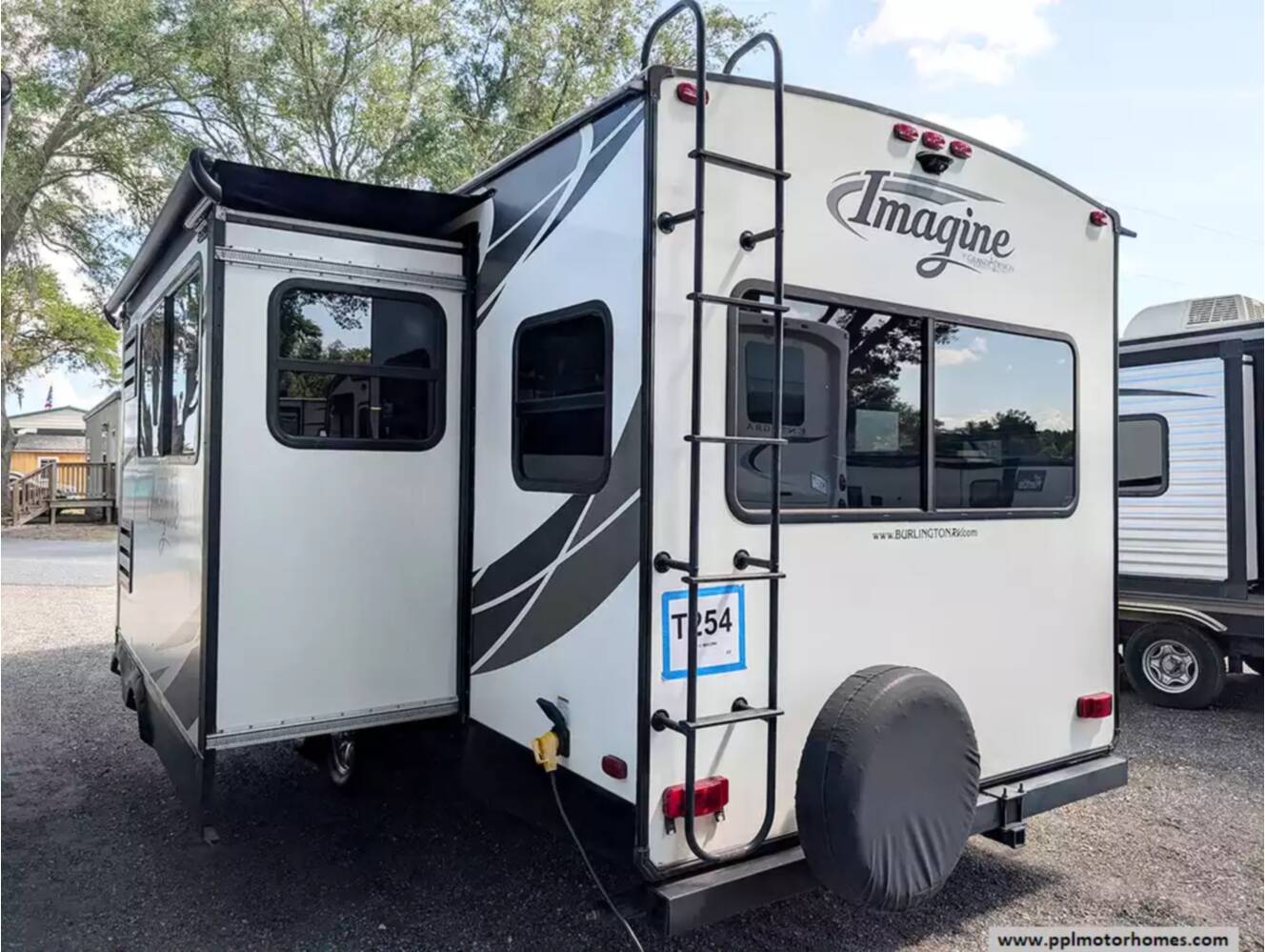 A photo of this 2018 Grand Design Imagine 2500RL