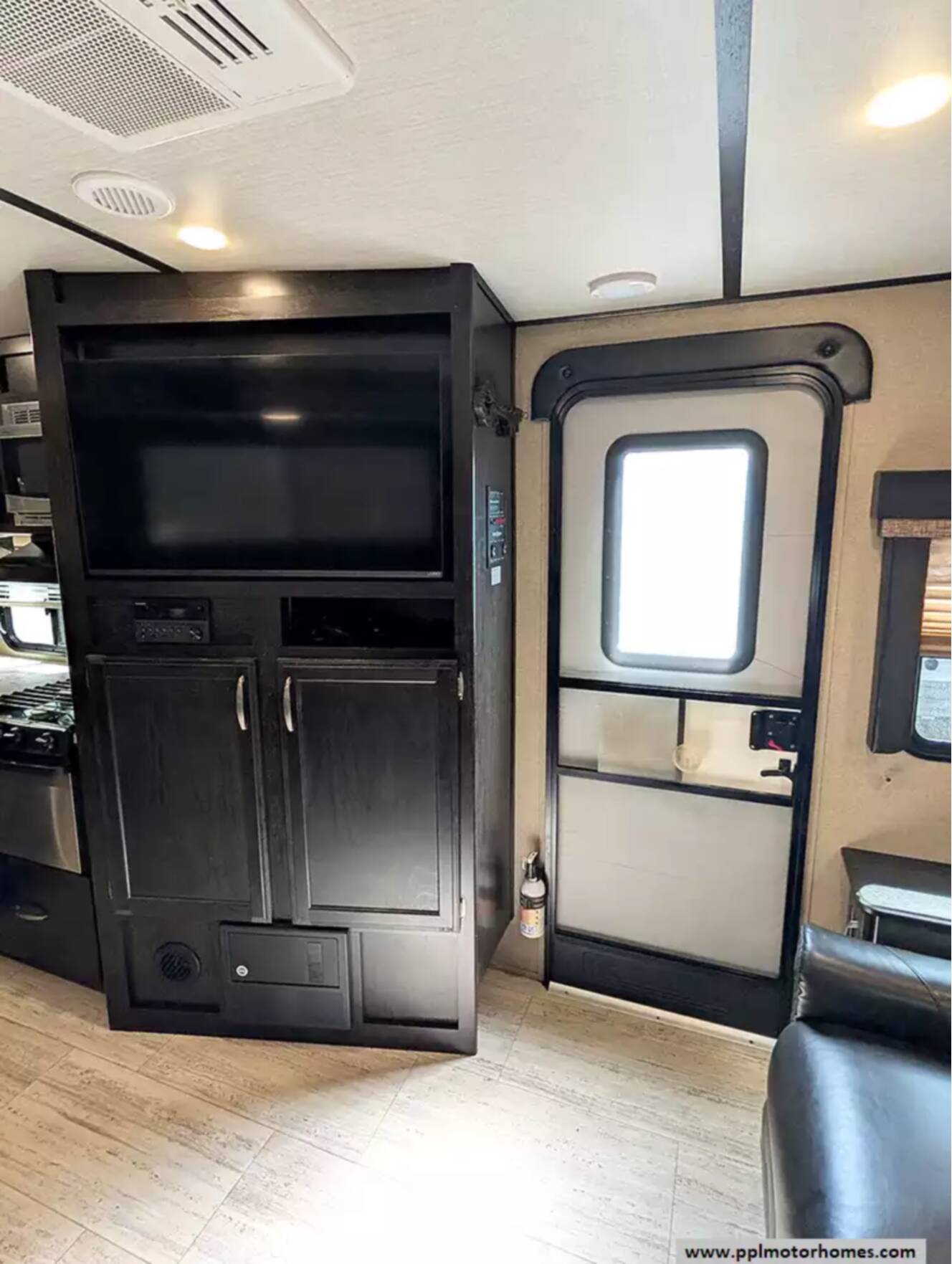 A photo of this 2018 Grand Design Imagine 2500RL