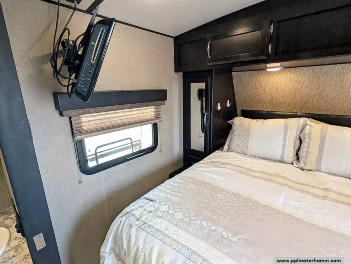 A photo of this 2018 Grand Design Imagine 2500RL