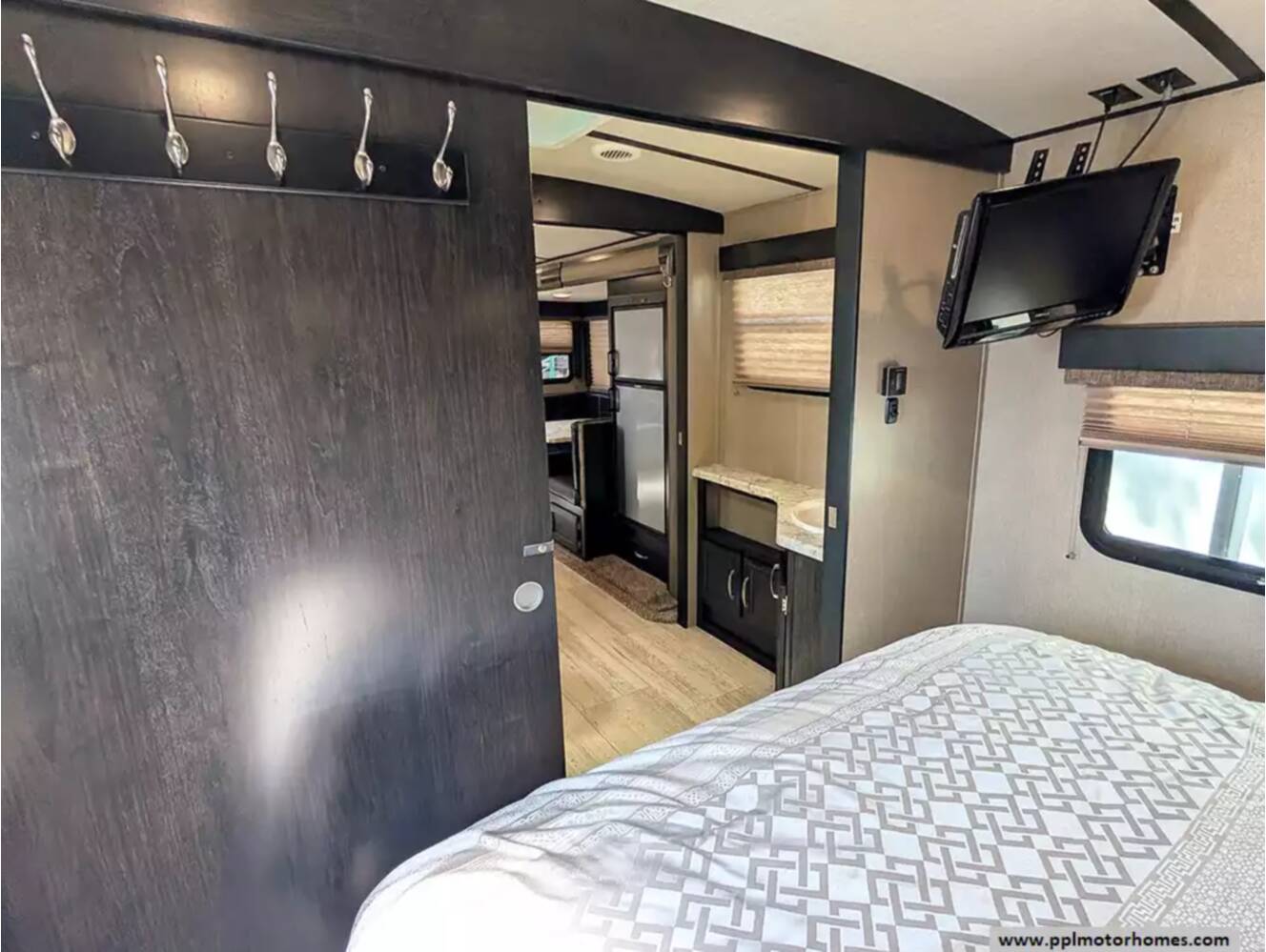 A photo of this 2018 Grand Design Imagine 2500RL