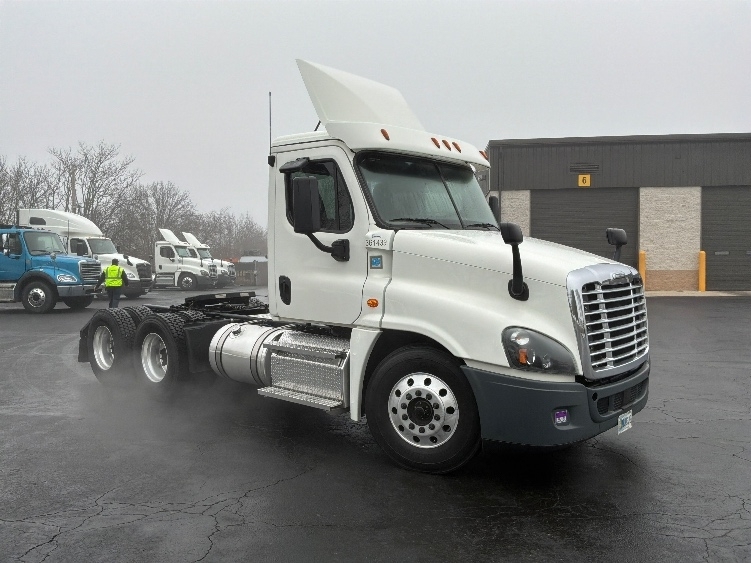 2020 FREIGHTLINER CASCADIA 125 in Harrisburg, PA