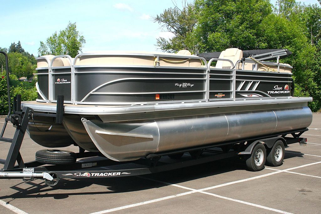 2023 Sun Tracker Party Barge® 22 XP3 in vancouver WA