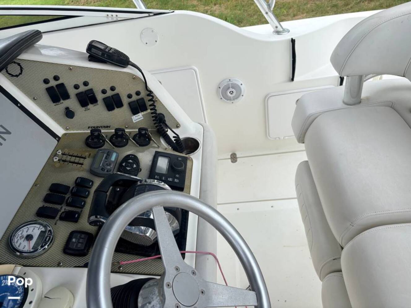 A photo of this 2009 Fountain LX 38