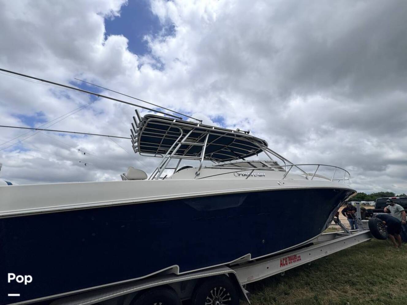 A photo of this 2009 Fountain LX 38