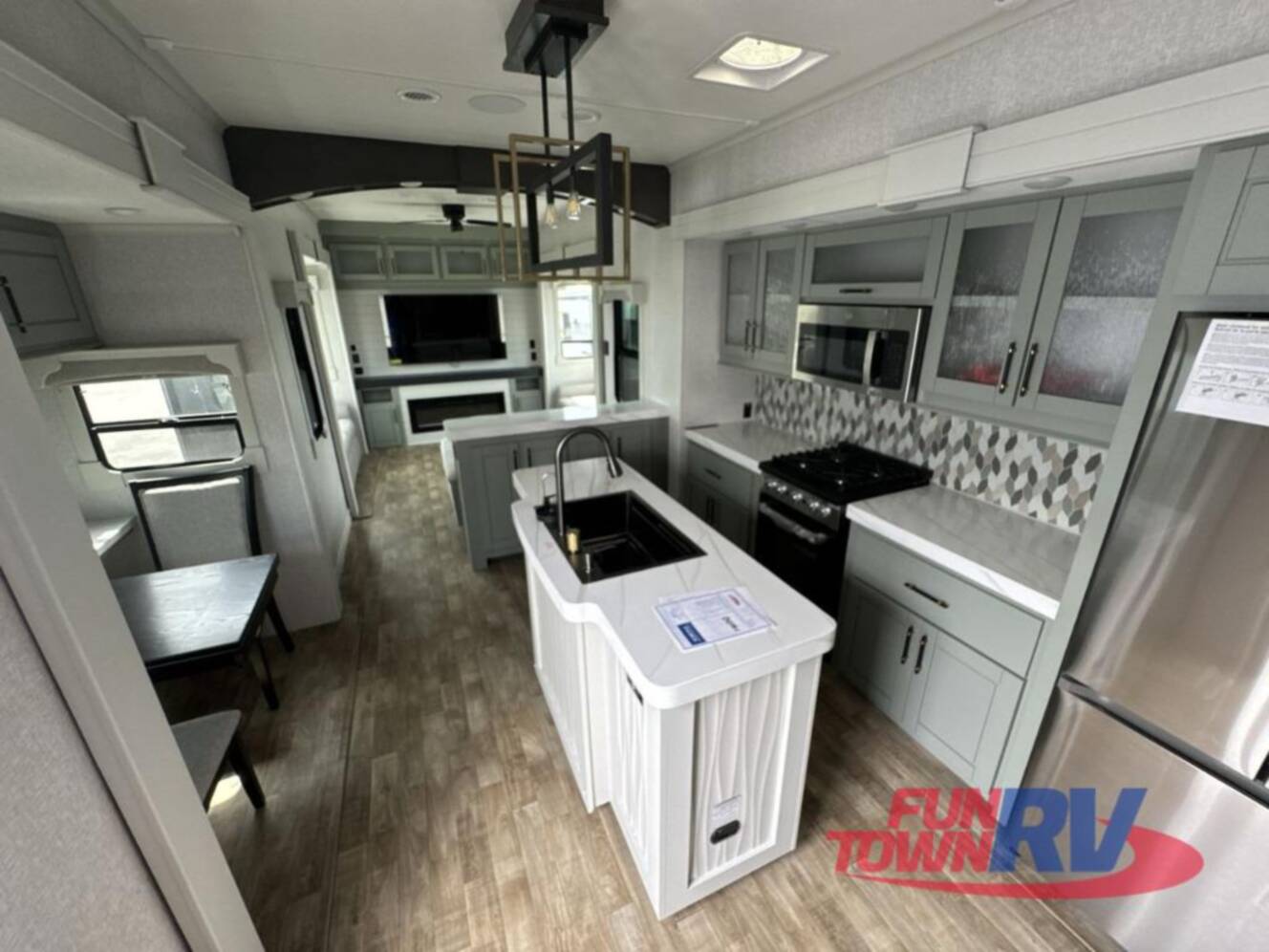A photo of this 2025 Redwood Rv Redwood 415RD