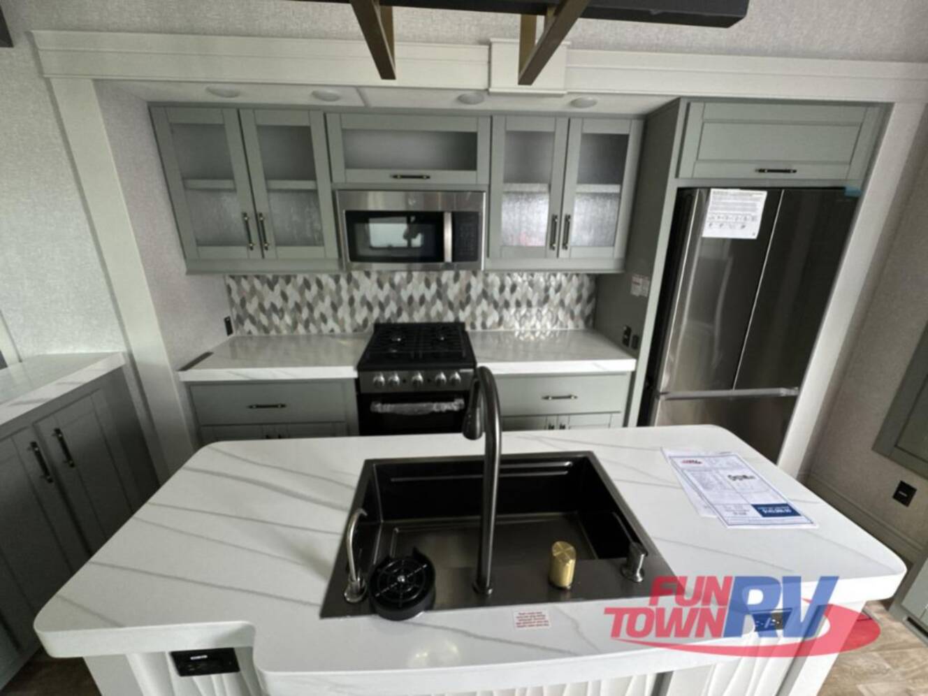 A photo of this 2025 Redwood Rv Redwood 415RD