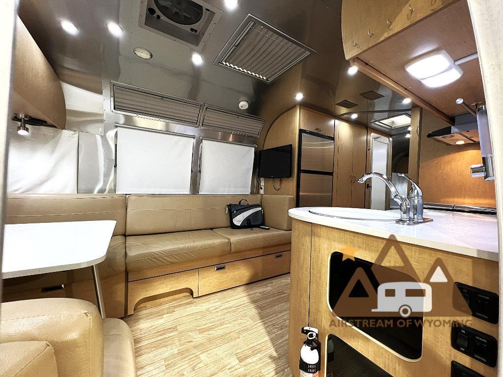 2016 Airstream Flying Cloud 27FB RV